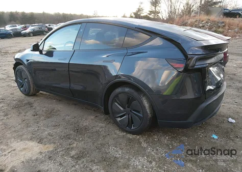 2026 Tesla Model Y Long Range Dual Motor All-Wheel Drive z USA, uszkodzony, nr VIN 7SAYGDED9TA418273